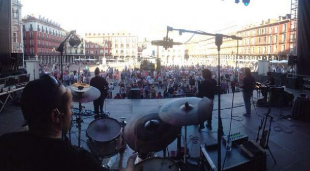 Los Secretos ponen la música en la Plaza Mayor a los 160 años de El Norte de Castilla